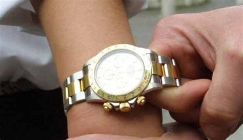 Rapina di un Rolex a Sanremo, tre fermati a Milano 